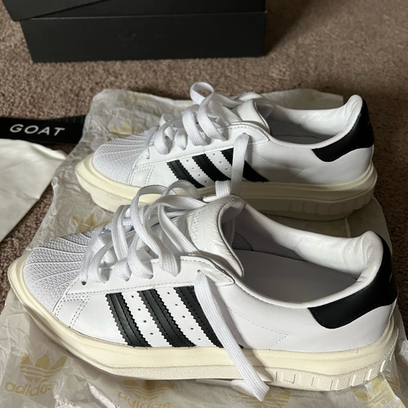 Beyonce Adidas superstar sneakers - Picture 5 of 10